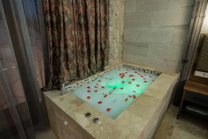 AHIYAN HOTEL