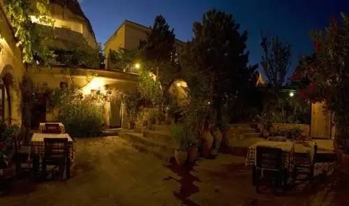 CAVE HOTEL SAKSAGAN