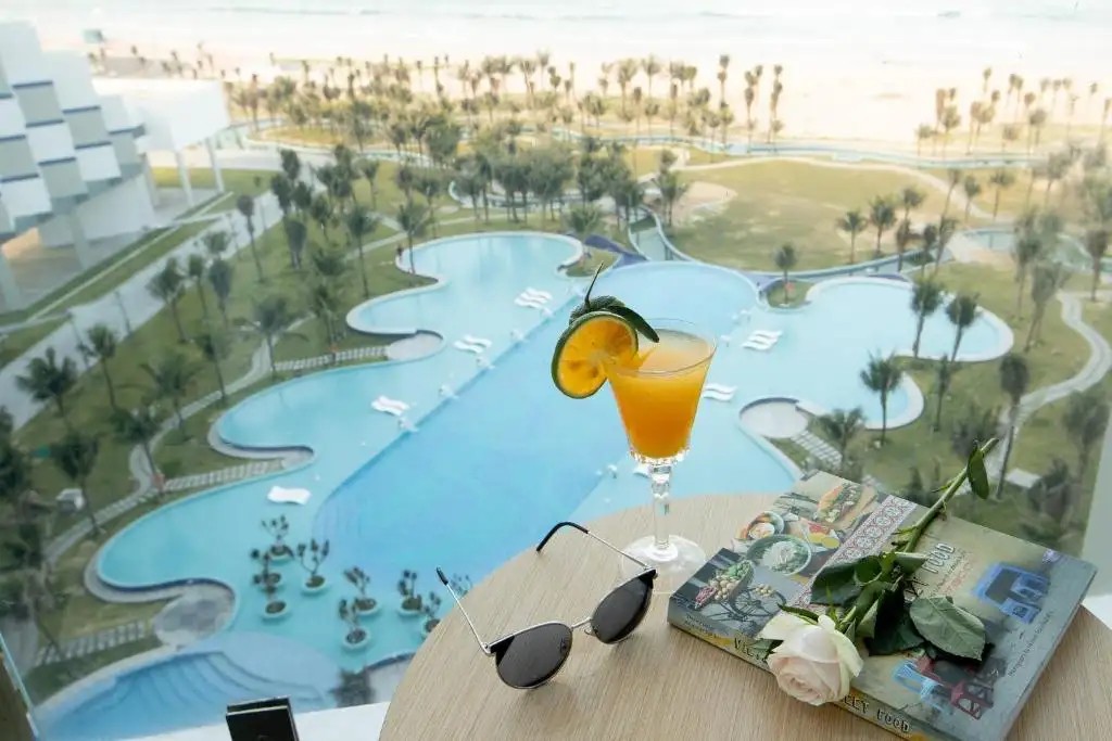 THE WESTERN SEAVIEW CAM RANH CONDOTEL
