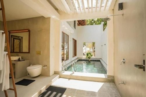 HIBISCUS BEACH HOTEL & VILLAS