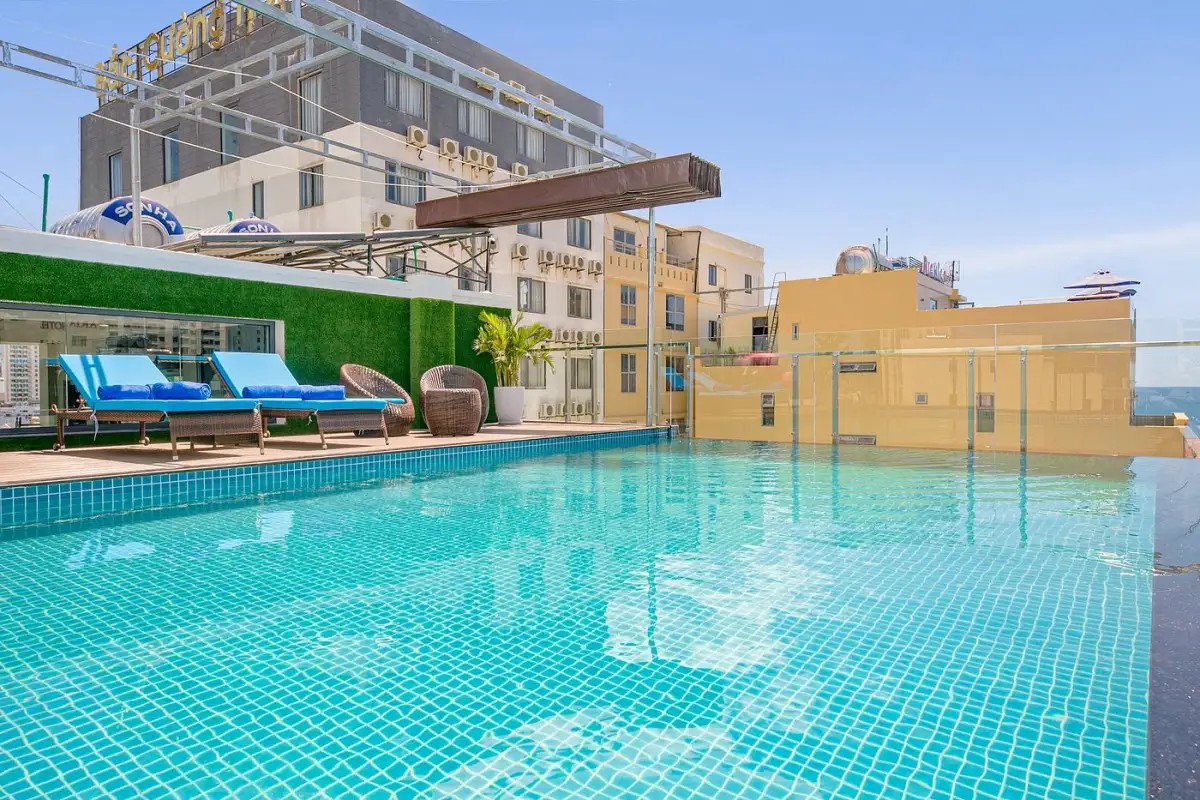 CELINA HOTEL & APARTMENT