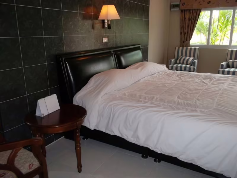 OYO 765 POM POM RESIDENCE