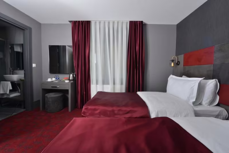 A11 HOTEL 