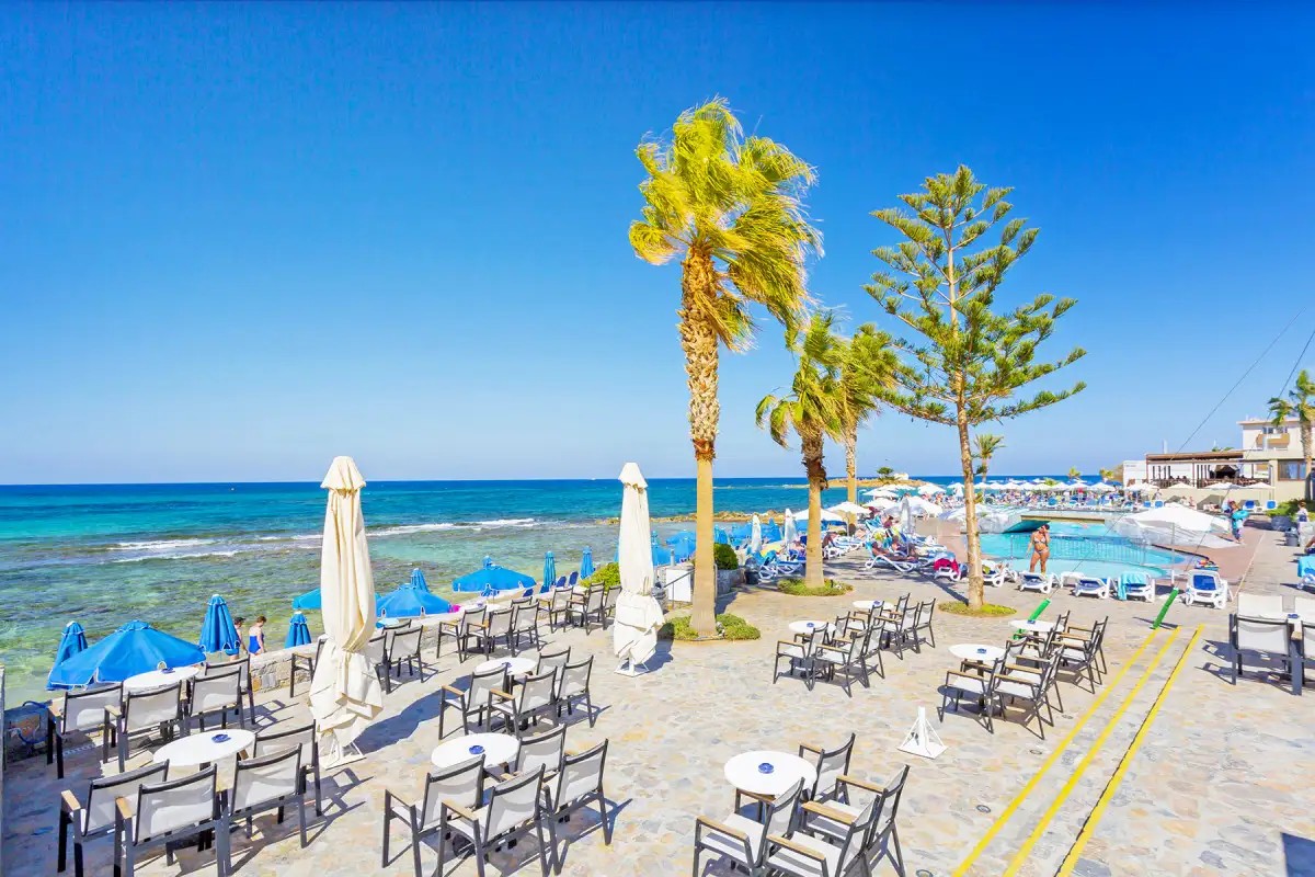 DESSOLE MALIA BEACH