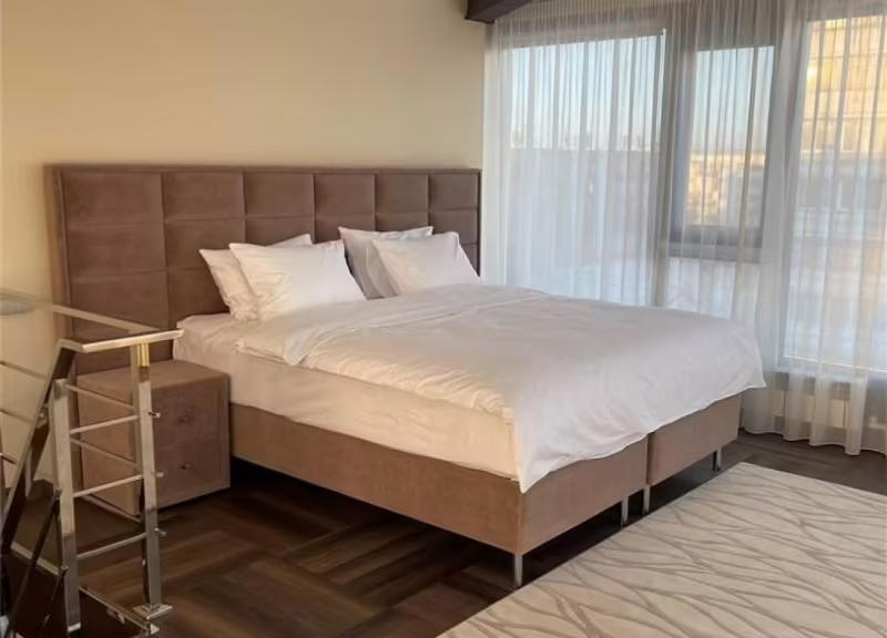 LUXURY (ЛАКШЕРИ)