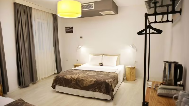 RUMOURS INN HOTEL