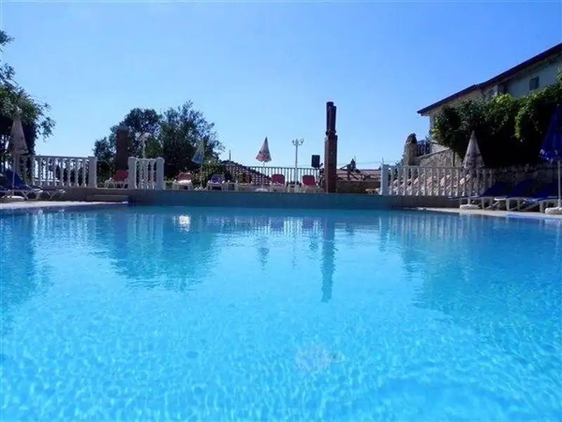 STAR HOTEL