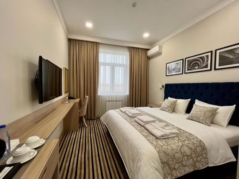 BRISTOL HOTEL