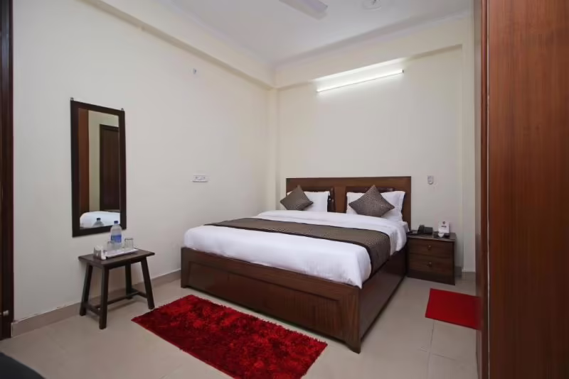 OYO 9273 SURYA PALACE
