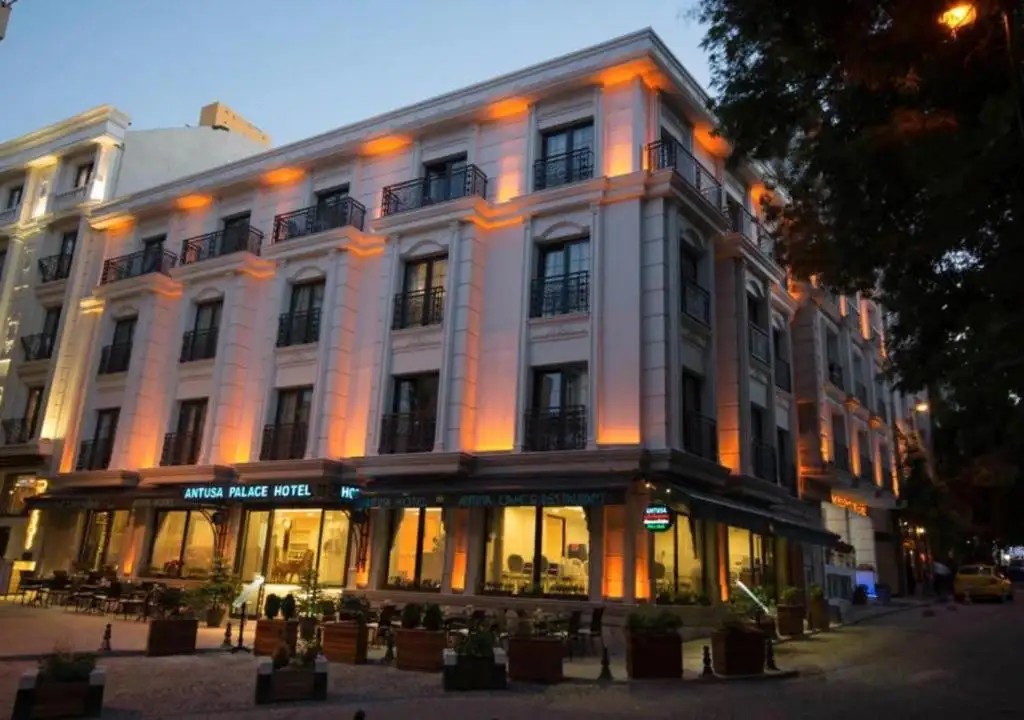 ANTUSA PALACE HOTEL & SPA
