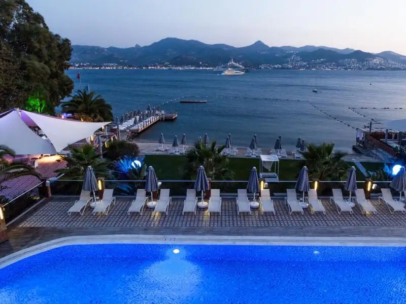 AVANTGARDE YALIKAVAK