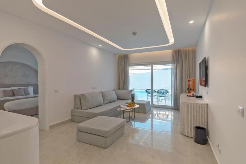 executive pool suite