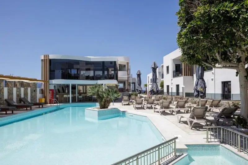 GOLDEN BAY HOTEL & BUNGALOWS