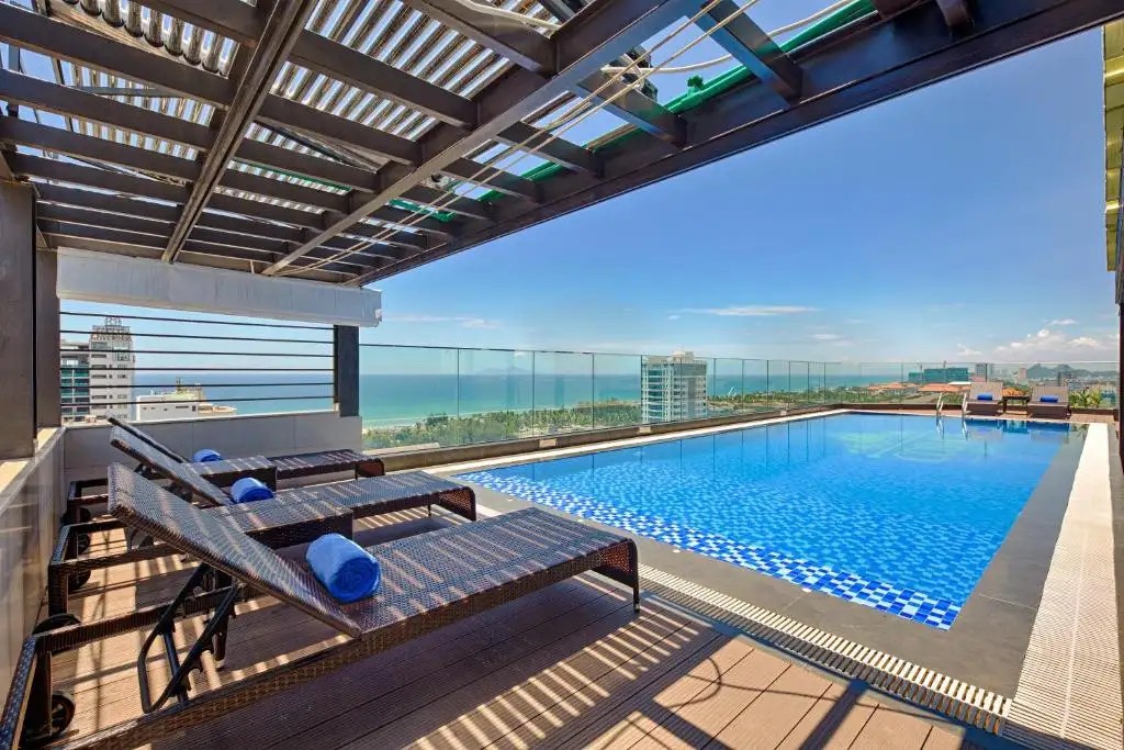 COSMOS HOTEL DANANG