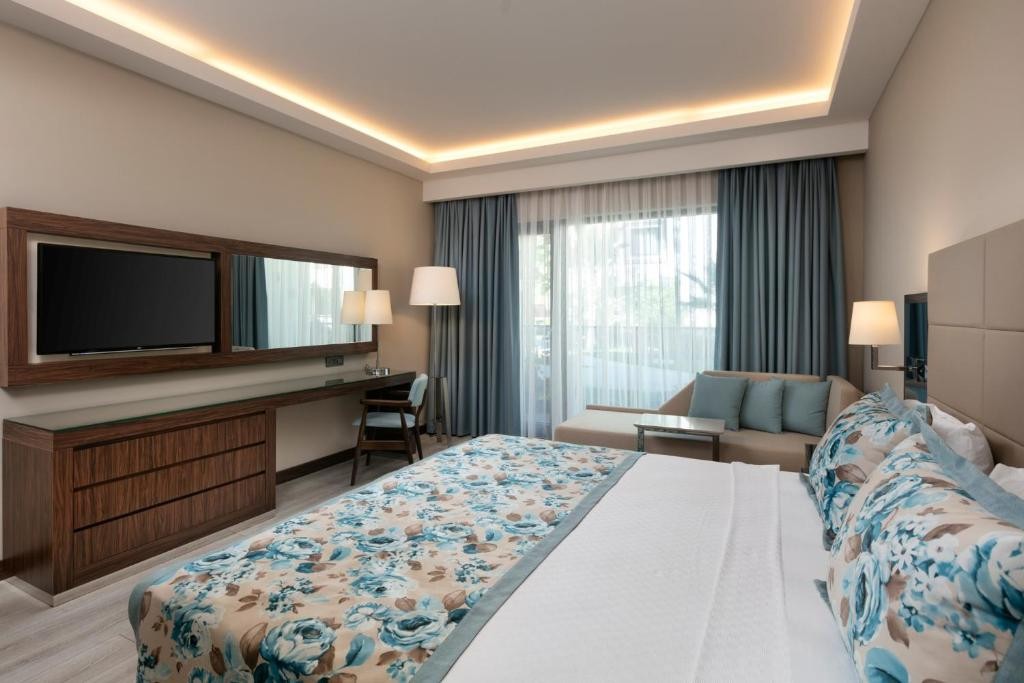 SEVEN SEAS HOTEL LIFE (EX. OTIUM HOTEL LIFE)