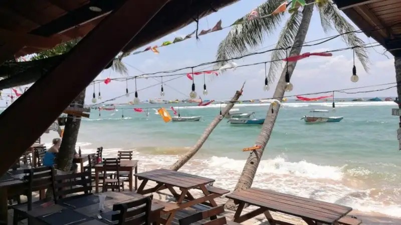 MAMAS CORAL BEACH