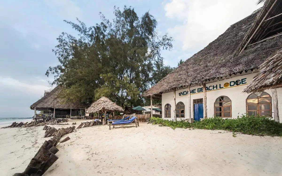 NDAME BEACH LODGE