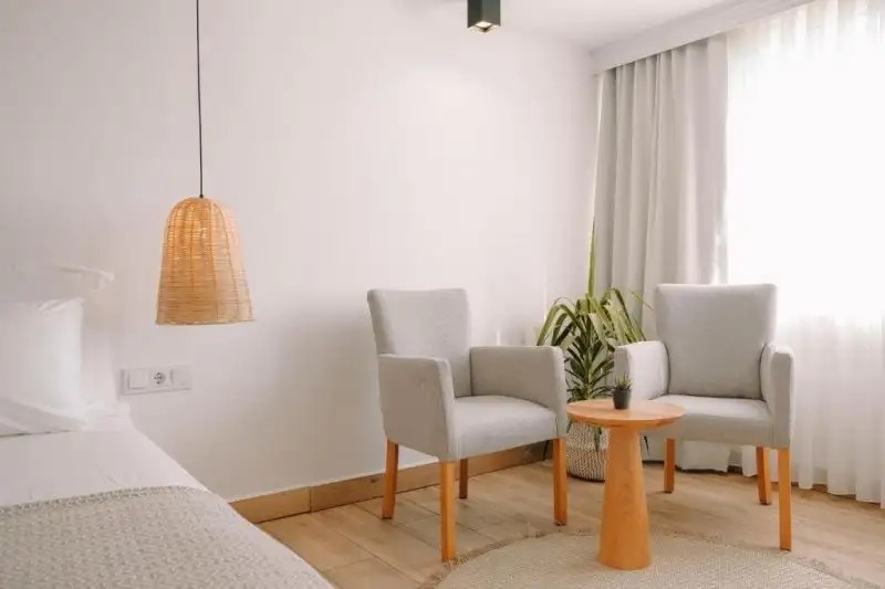 RAW BEACH HOTEL