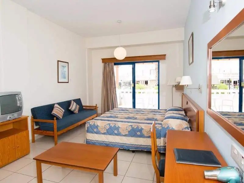 KEFALOS DAMON HOTEL APART