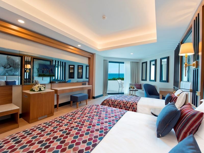 standard side sea view