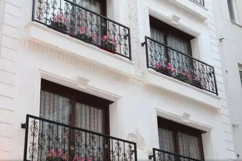 GRAND LIFE RESIDENCE