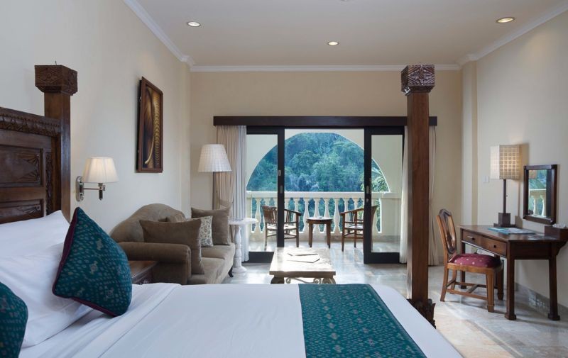 premiere pool or valley view