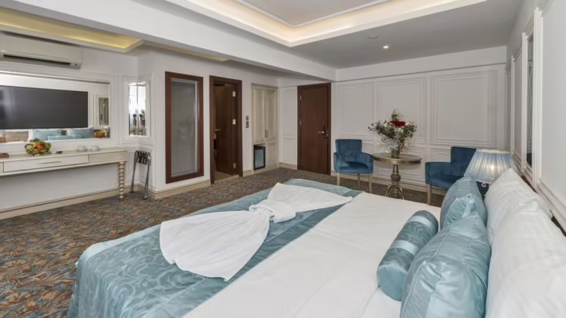 ESCARDIN HOTEL (EX. ESKAR)