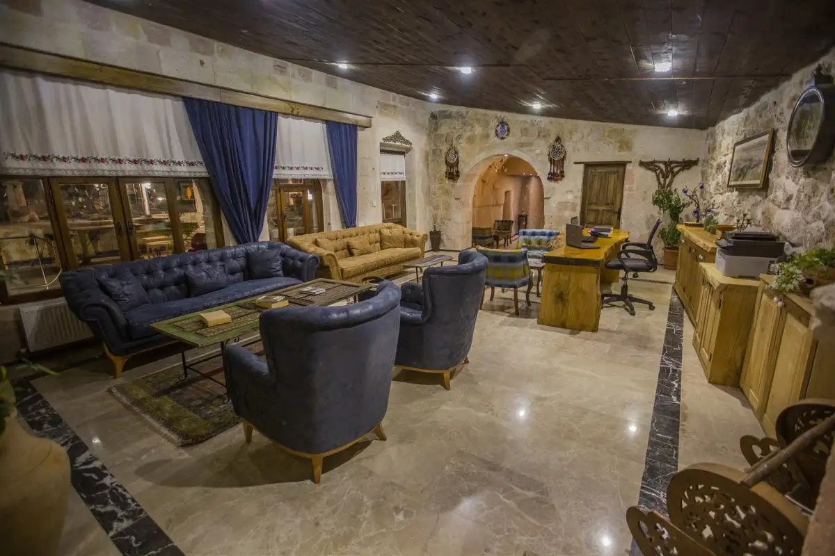 LAVENDER CAVE HOTEL