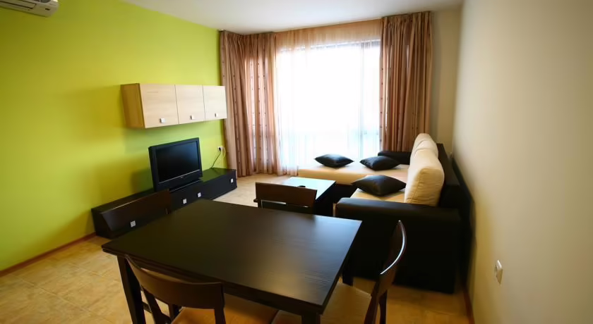 ROYAL COVE RESIDENCE APT