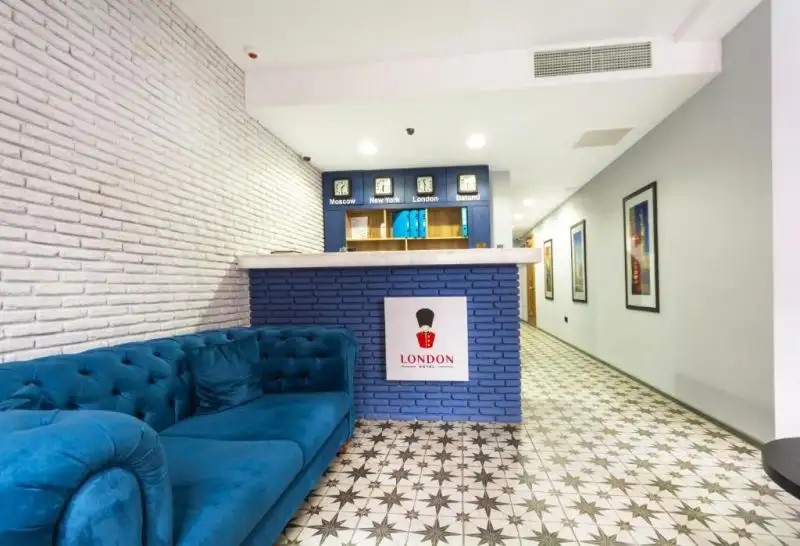 LONDON HOTEL