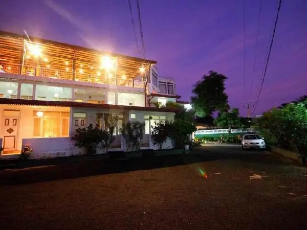 CORMARAN BEACH HOTEL