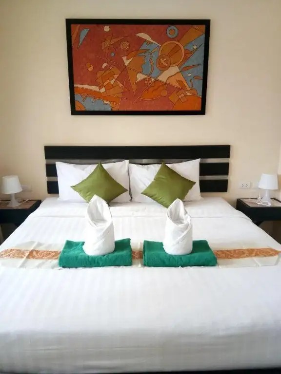 SEACONO PATONG BEACH FRONT