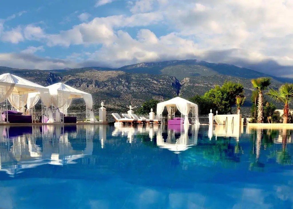 LUKKA EXCLUSIVE ADULTS ONLY