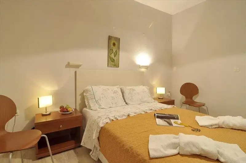 VERONIKI APARTMENTS