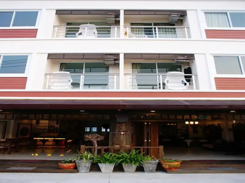 ATHOME HOTEL TWO NANAI 8 & THAI KITCHEN
