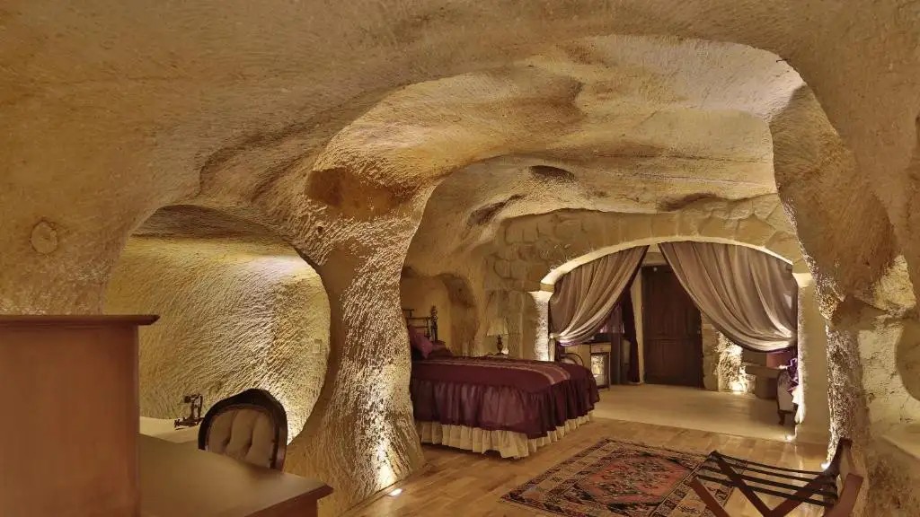 GOLDEN CAVE SUITES