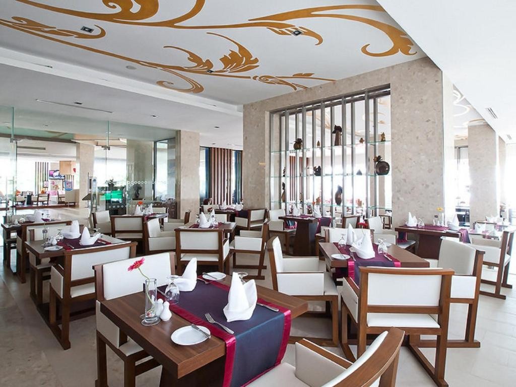 GRAND JOMTIEN PALACE
