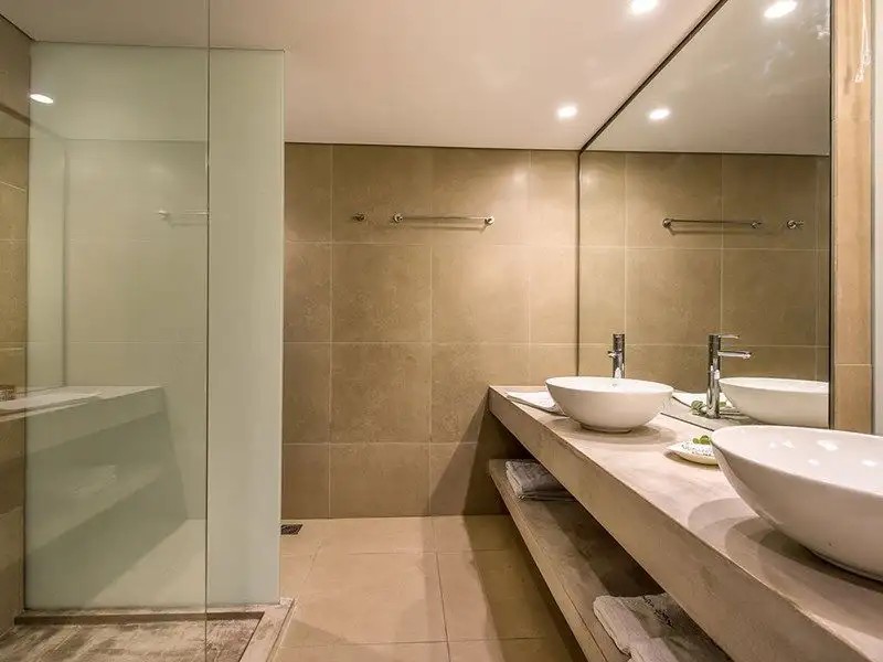 AQUA BAY & WATERPARK