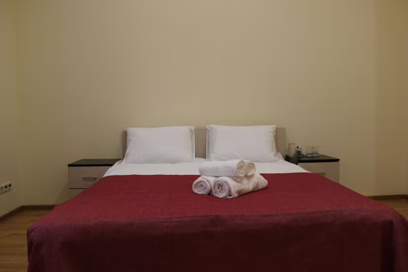 HOTELHOT ГОСТИНЫЙ ДОМ НА НЕВСКОМ