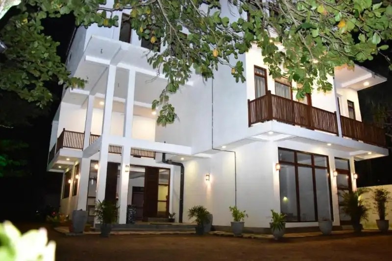 GREEN ALMOND HOTEL