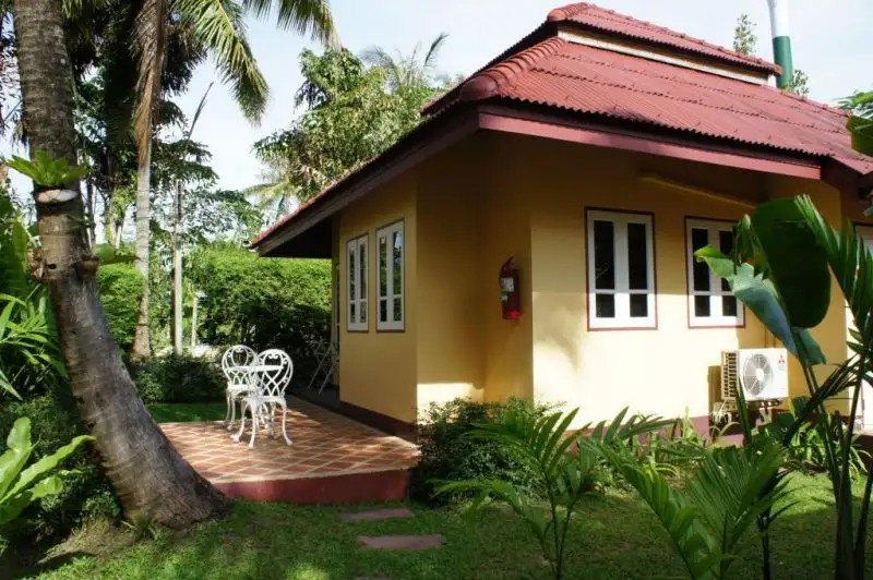 PALM VILLAGE