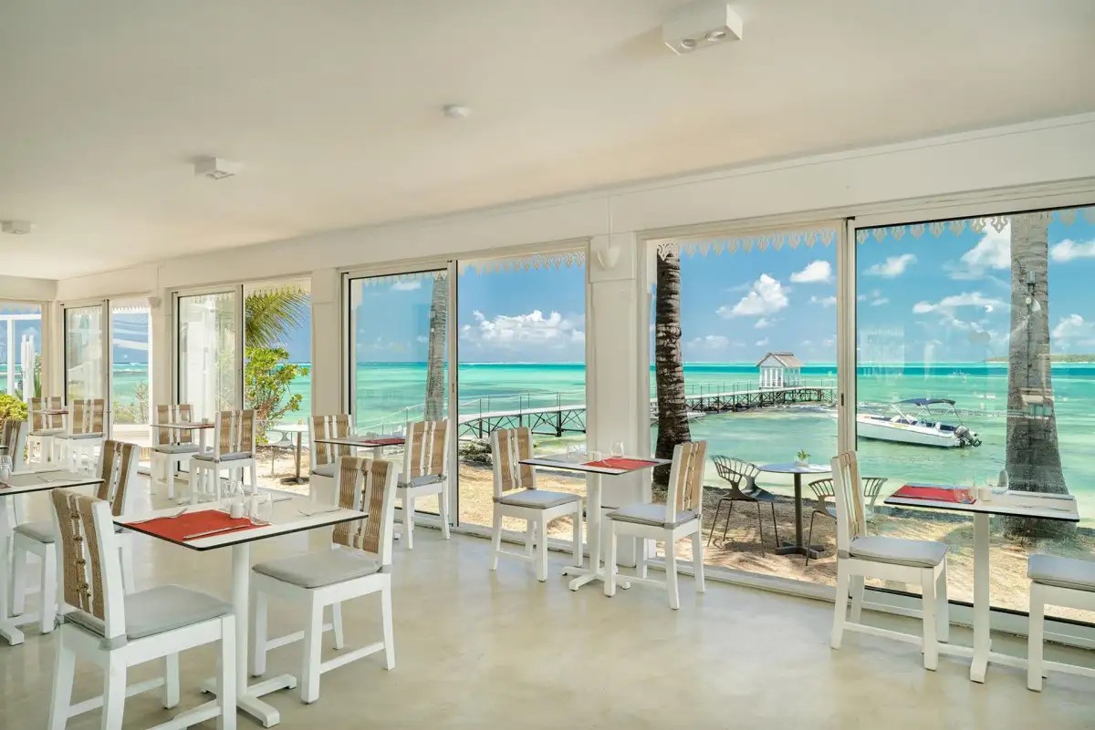 LE TROPICAL ATTITUDE