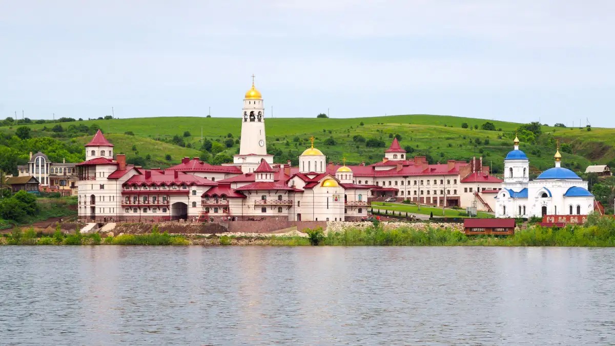 ГОСТИНИЦА МОНСТЫРСКАЯ
