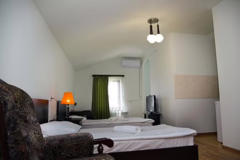 AURORA HOTEL & HOSTEL