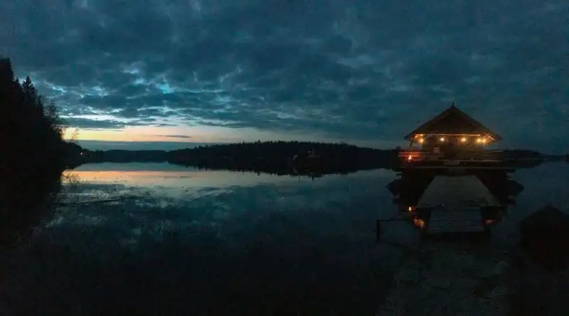 ДОМ НА ВОДЕ КАРЕЛИЯ
