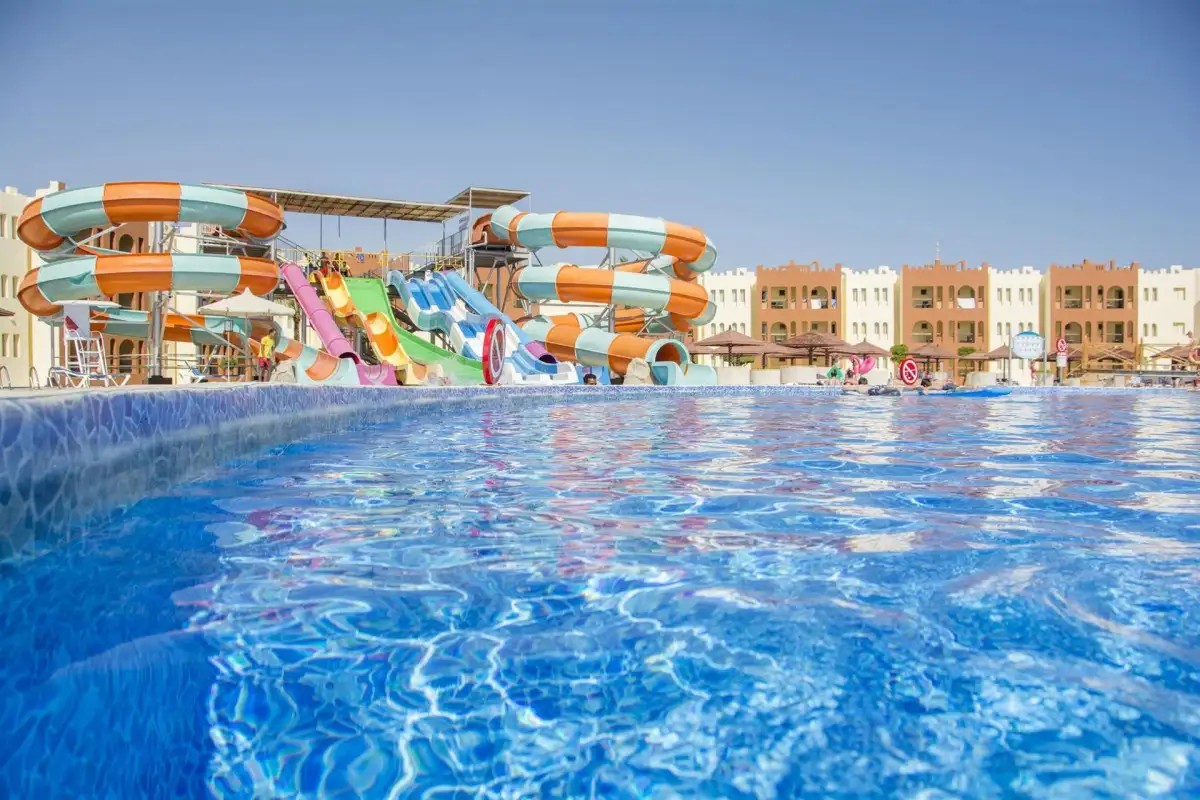 SUNRISE ROYAL MAKADI RESORT