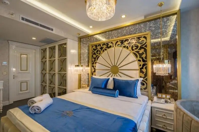 LESLION LUXURY HOTEL