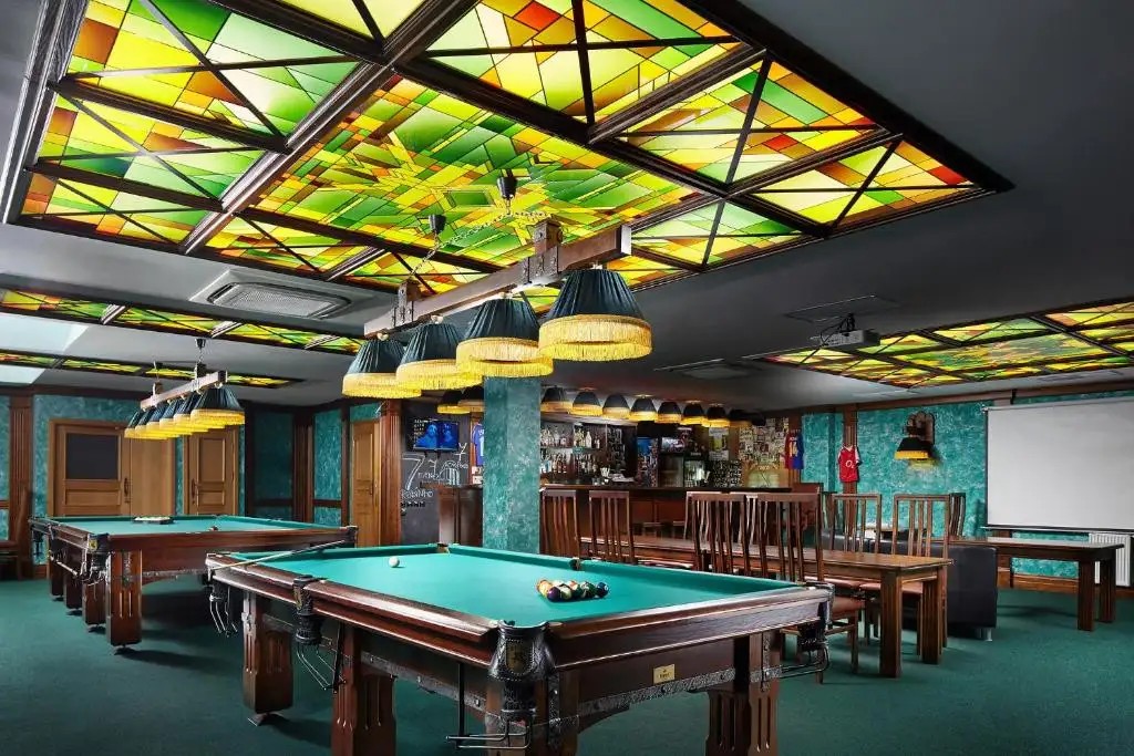 МОНАСТЫРСКИЙ