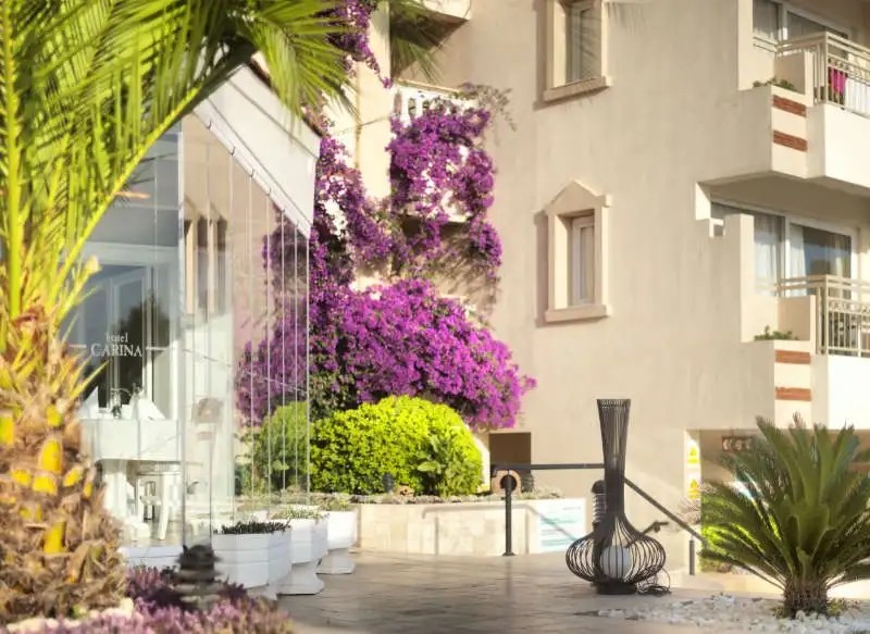 HOTEL CARINA