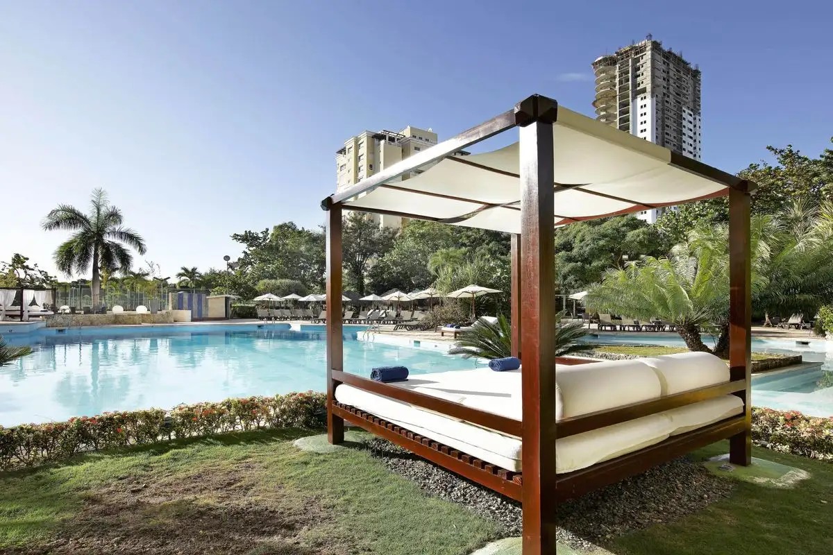 DOMINICAN FIESTA HOTEL & CASINO